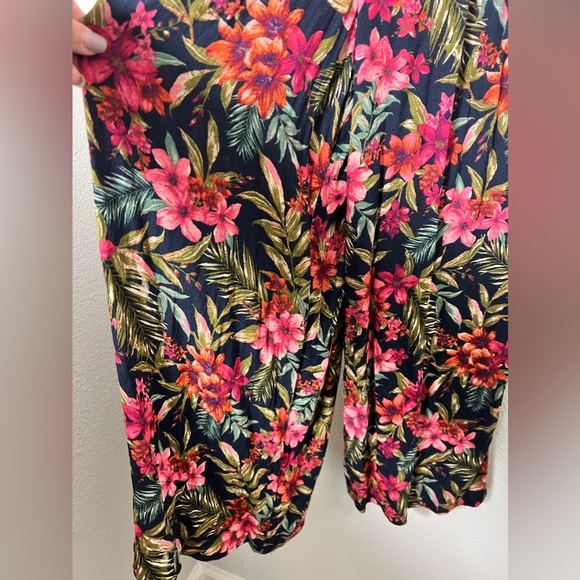 EUC AE Floral Tropical Capri Wide Leg Jumpsuit Removable Straps Size Small - Picture 11 of 16